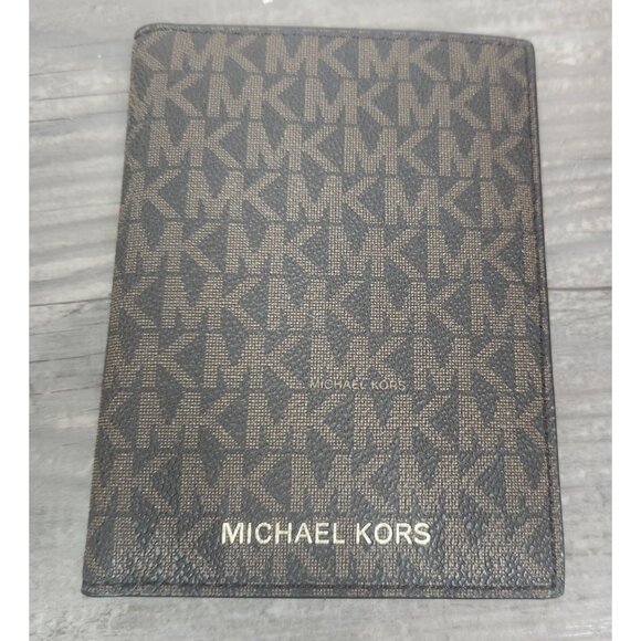 Michael Kors Signature Jet Set Travel Passport/Wallet Case In Brown - Picture 1 of 3